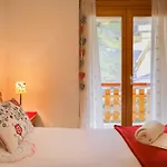 Apartment Apartment Domaine Des Reines C10 By Interhome *